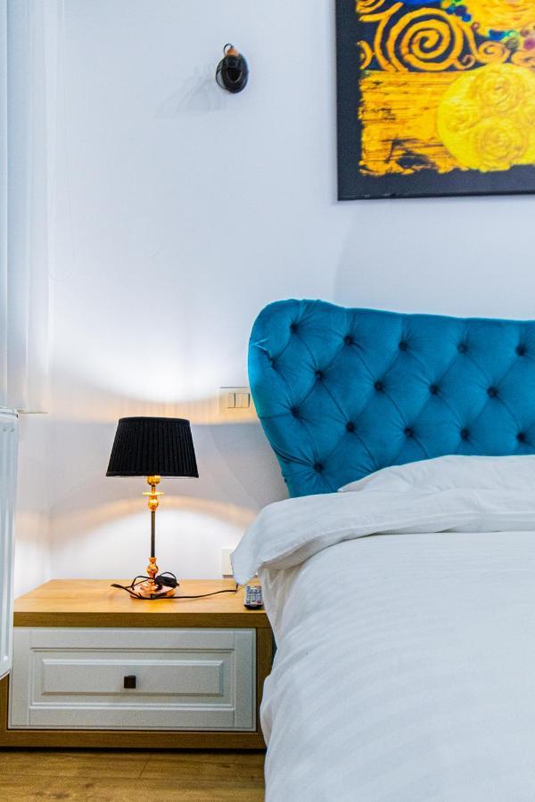 Lighthouse Central Apt With Unique Views Of The Fortress, Free Parking, 5 Min By Car From The Old Town Appartement Braşov Buitenkant foto